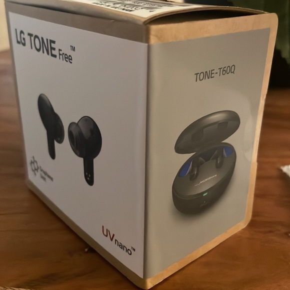 LG TONE Free® T60 Premium Graphene Driver ANC True Wireless Bluetooth Earbuds - Picture 13 of 13